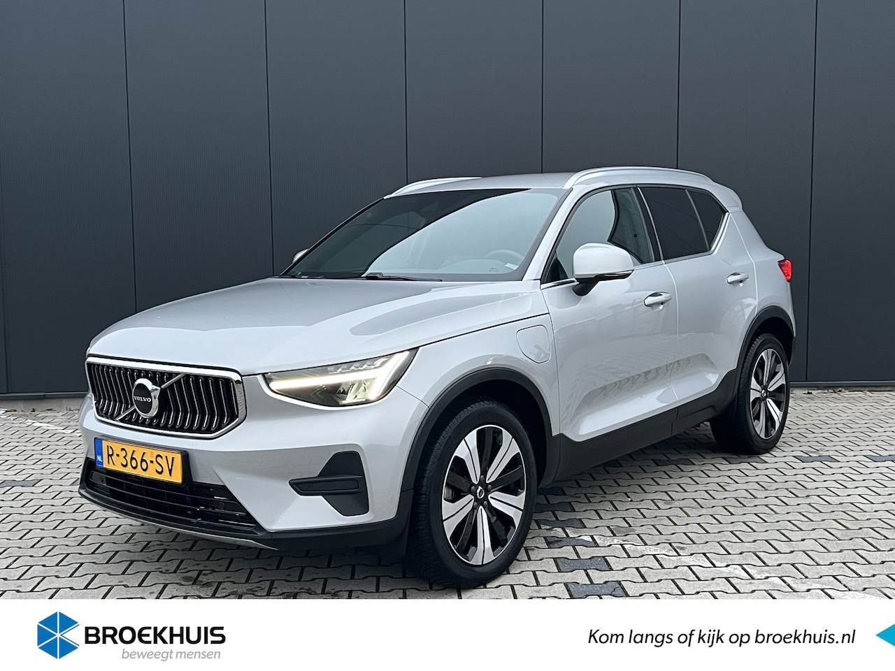 Volvo XC40 - T4 Recharge Bright | Plug-In Hybrid! | Camera | Stoelverwarming | 19 Inch | Privacy Glass - AutoWereld.nl