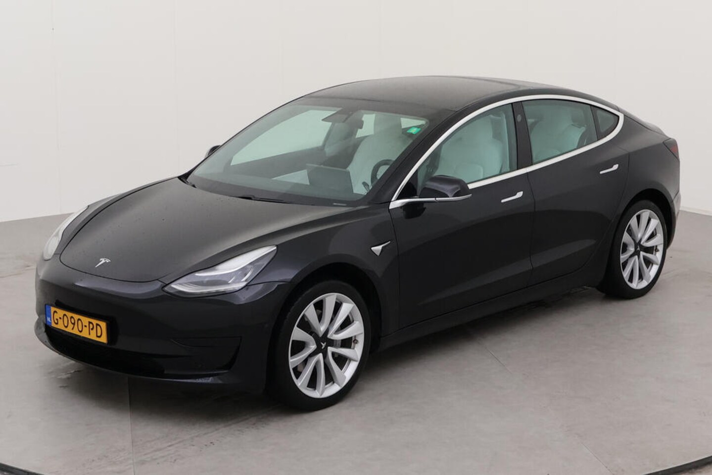 Tesla Model 3 - Standard RWD Plus [ FSD+19'' LMV+60 kWh+PREMIUM AUDIO ] - AutoWereld.nl