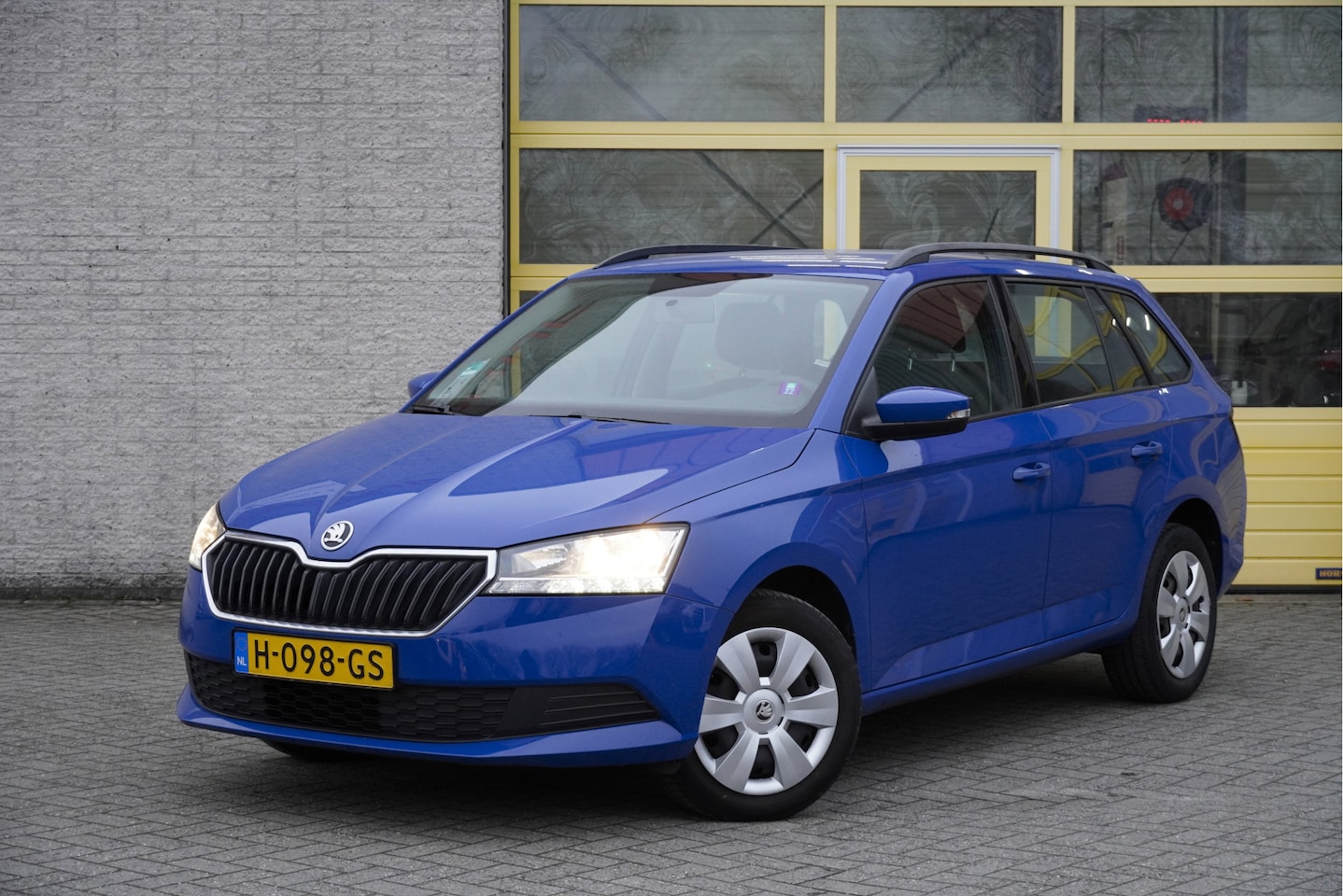 Skoda Fabia Combi - 1.0 TSI BJ2020 Led | Audio | Airco | Cruise control | Getint glas - AutoWereld.nl