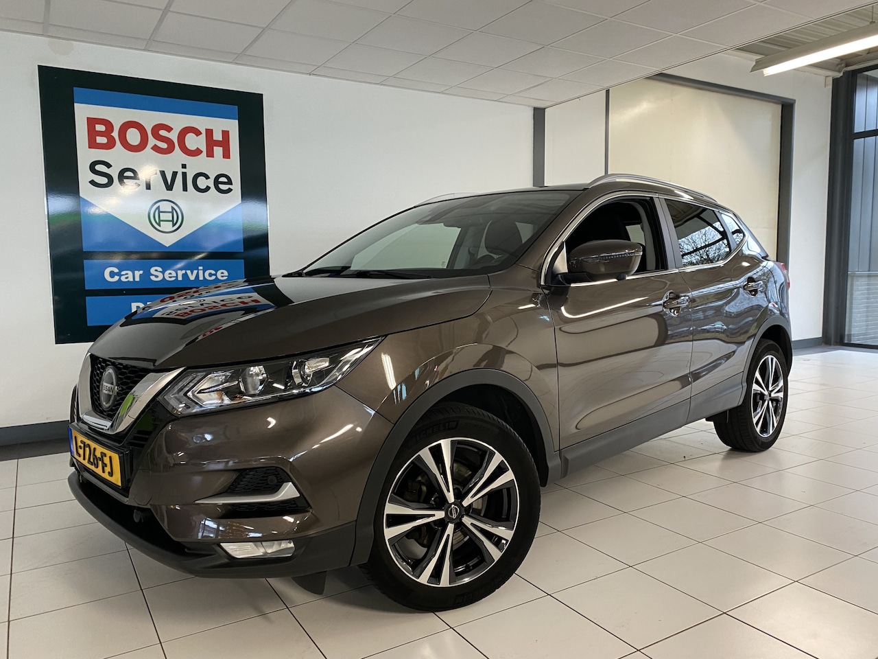 Nissan Qashqai - 1.3 DIG-T Design Edition Panoramadak / Navigatie / 360 camera / achteruitrij camera - AutoWereld.nl