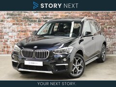 BMW X1 - sDrive20i High Executive xLine Automaat / Trekhaak / Panoramadak / Head-Up Display / Achte