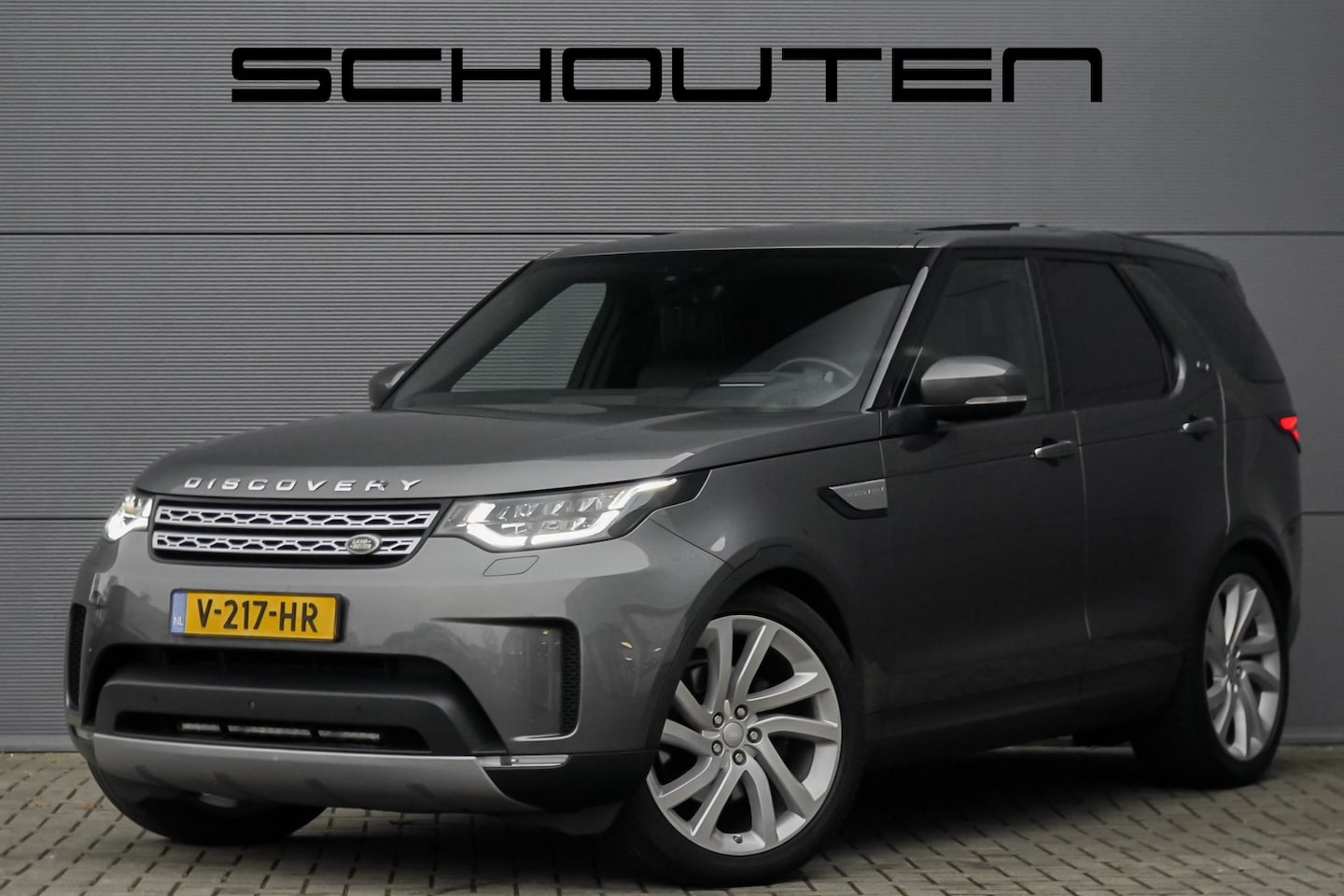 Land Rover Discovery - 3.0 Td6 Commercial First Ed Pano Luchtvering 22" Meridian Massage BTW - AutoWereld.nl