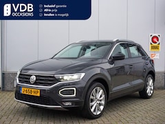 Volkswagen T-Roc - 1.5 TSI Style Bns Virtual Cockpit | Elek. Klep | CarPlay | NAP |