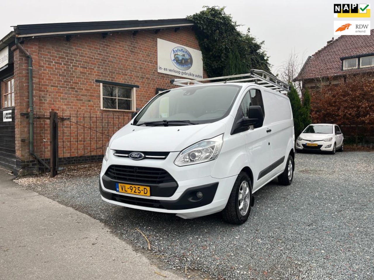 Ford Transit Custom - 270 2.2 TDCI L1H1 Trend 270 2.2 TDCI L1H1 Trend ( Airco + Trekhaak + Nieuwe apk ) - AutoWereld.nl