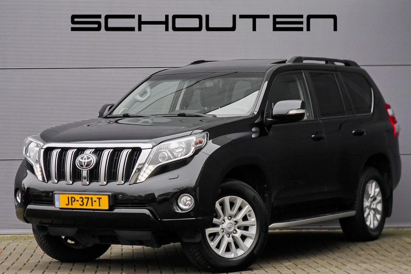 Toyota Land Cruiser - 2.8 D-4D Executive 7p Luchtvering Trekhaak Leder Memory Seats - AutoWereld.nl