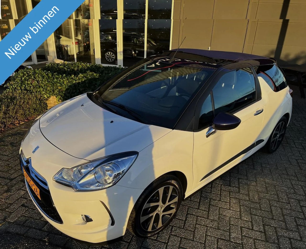 Citroën DS3 Cabrio - 1.2 VTi Chic AC/CRUISE/PDC - AutoWereld.nl