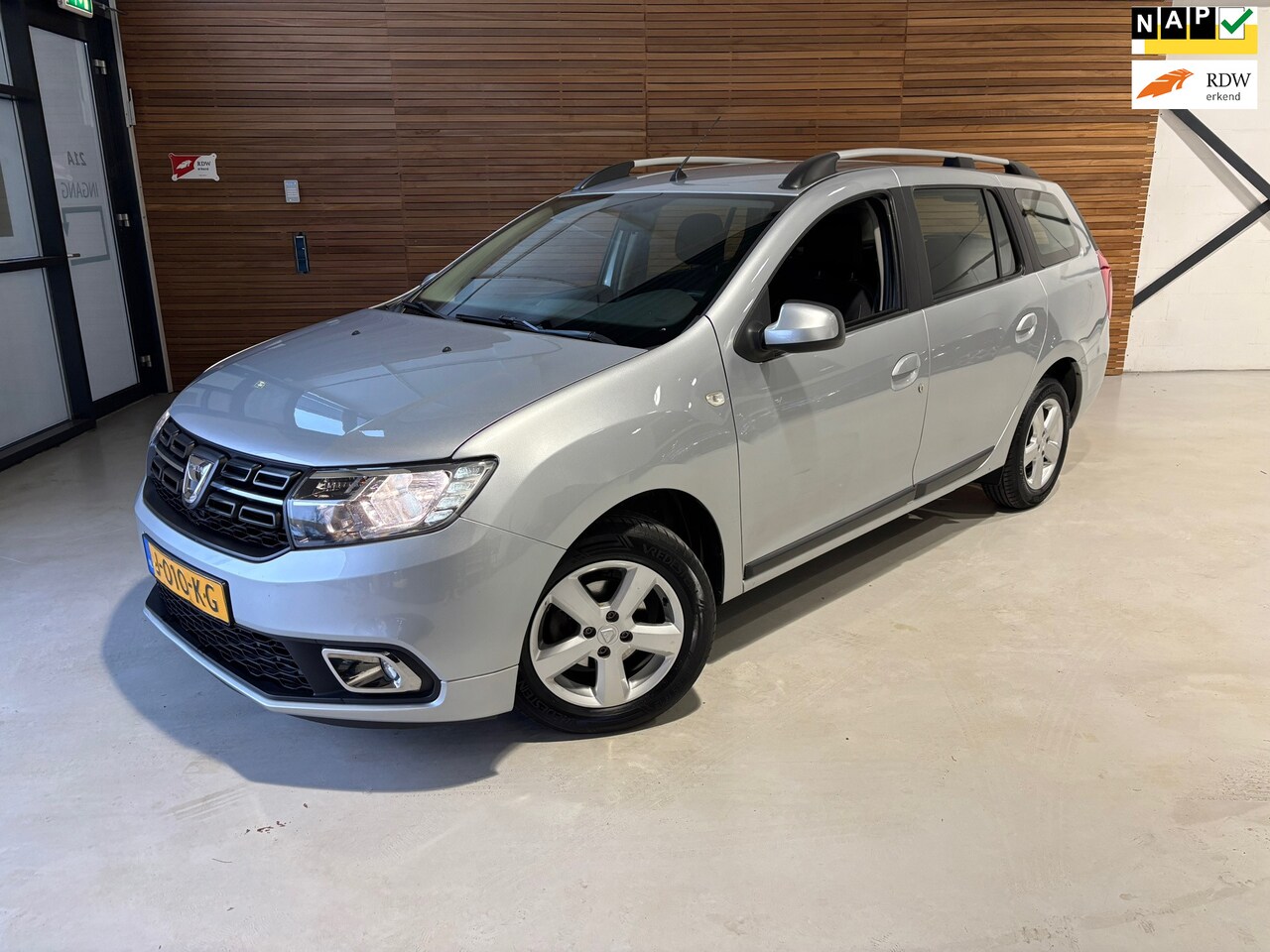 Dacia Logan MCV - 0.9 TCe Easy-R Comfort | INCL. BTW | Automaat | Navigatie | Parkeersensoren | Cruisecontro - AutoWereld.nl