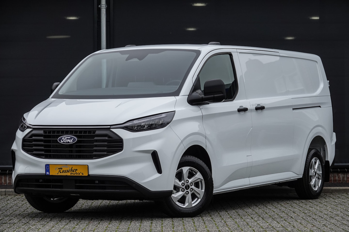 Ford Transit Custom - L2H1 2.0Tdci 136Pk | Trend | 2xSchuifdeur | 16'' | Frozen White - AutoWereld.nl