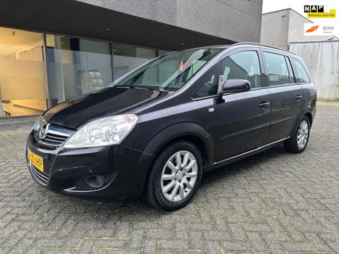 Opel Zafira - 2.2 Temptation AIRCO 7P BJ 3-2008 APK 3-2025 - AutoWereld.nl