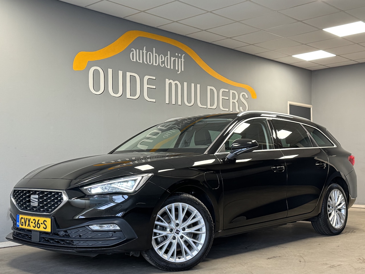 Seat Leon Sportstourer - 1.4 TSI eHybrid Stoelverwarming/AdaptieveCruise/Trekhaak - AutoWereld.nl