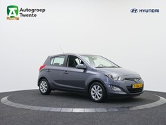 Hyundai i20 - 1.2i i-Deal | Trekhaak | Airco | Dealer onderhouden