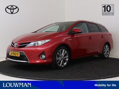 Toyota Auris Touring Sports - 1.8 Hybrid Executive Limited I Panoramadak | Trekhaak | Navigatie I Climate Control I Crui