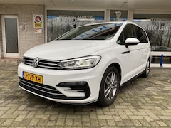 Volkswagen Touran - 1.5 TSI Highline Business R-LINE 28.000 K.M Nieuwstaat. Standkachel/Climatecontrol/Stoelve