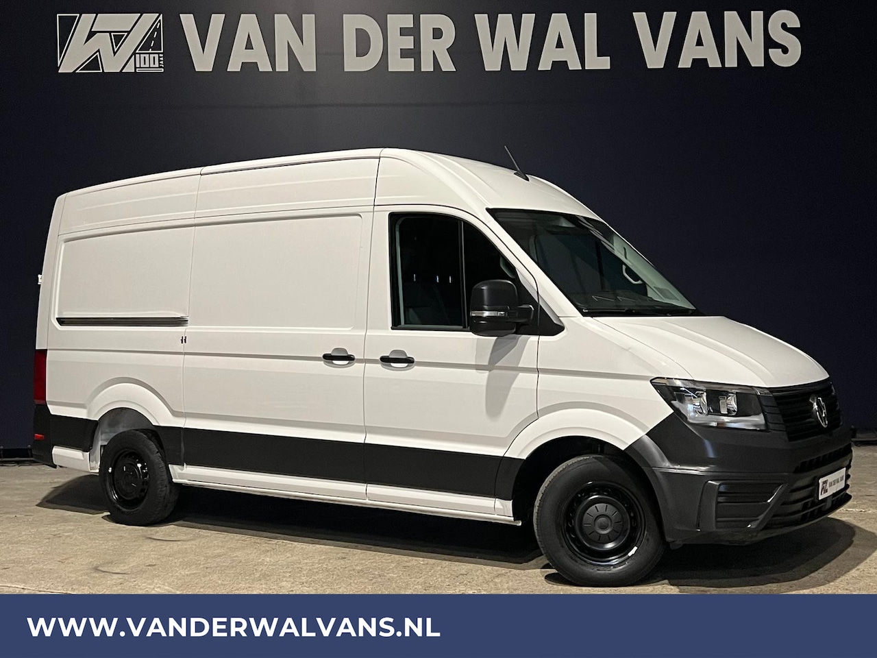 Volkswagen Crafter - 2.0 TDI 140pk L3H3 L2H2 Euro6 Airco | Camera | Apple carplay | Android auto bijrijdersbank - AutoWereld.nl