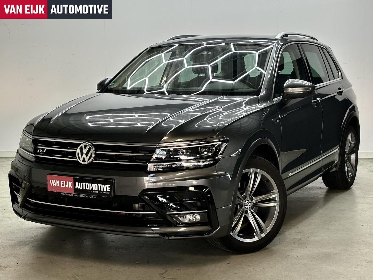 Volkswagen Tiguan - 1.5 R-Line Carplay / Trekhk / virtual / El koffer R-Line Carplay Virtual cockpit trekhaak - AutoWereld.nl