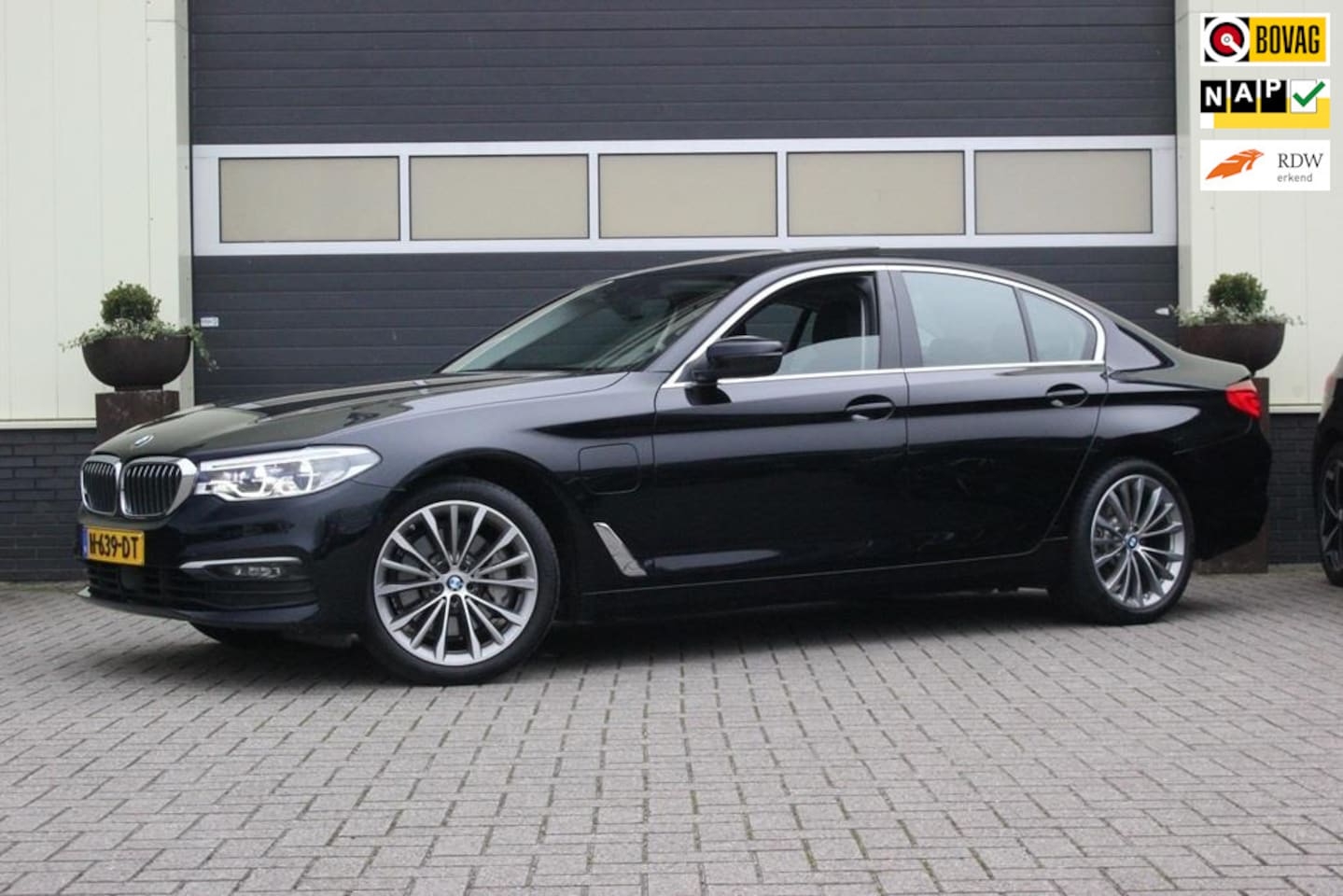 BMW 5-serie - 530e iPerformance eDrive Edition | Carplay | Glasdak | - AutoWereld.nl