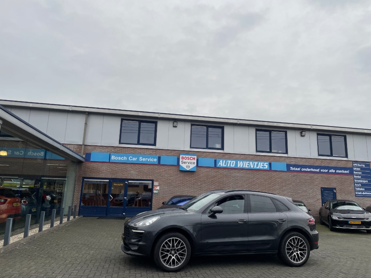 Porsche Macan - 2.0 AWD 185kw | Leer | Pano | Navi - AutoWereld.nl