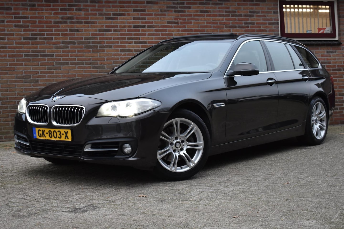 BMW 5-serie Touring - 520d High Executive '14 Xenon Pano Clima Navi Cruise Inruil mogelijk - AutoWereld.nl