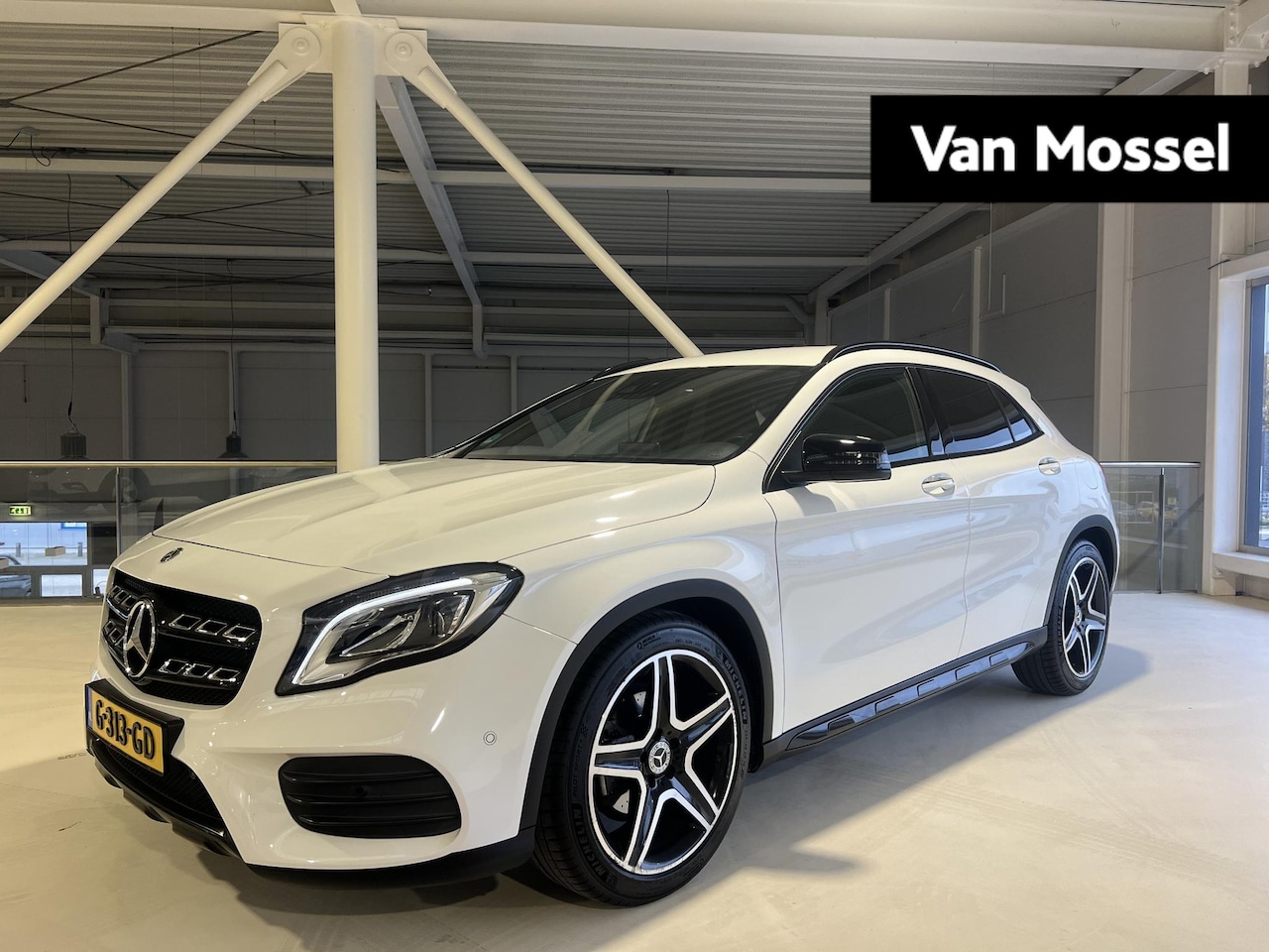 Mercedes-Benz GLA-Klasse - 180 Business Solution AMG Limited | Camera | Stoelverwarming | Elektrische achterklep - AutoWereld.nl