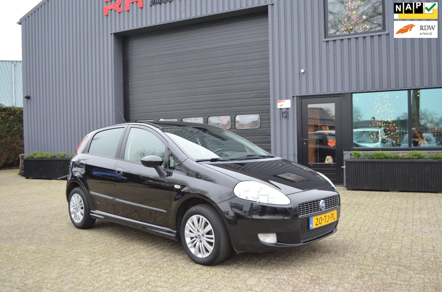 Fiat Grande Punto - 1.4 Edizione Blue & Me | Automaat | Clima - AutoWereld.nl