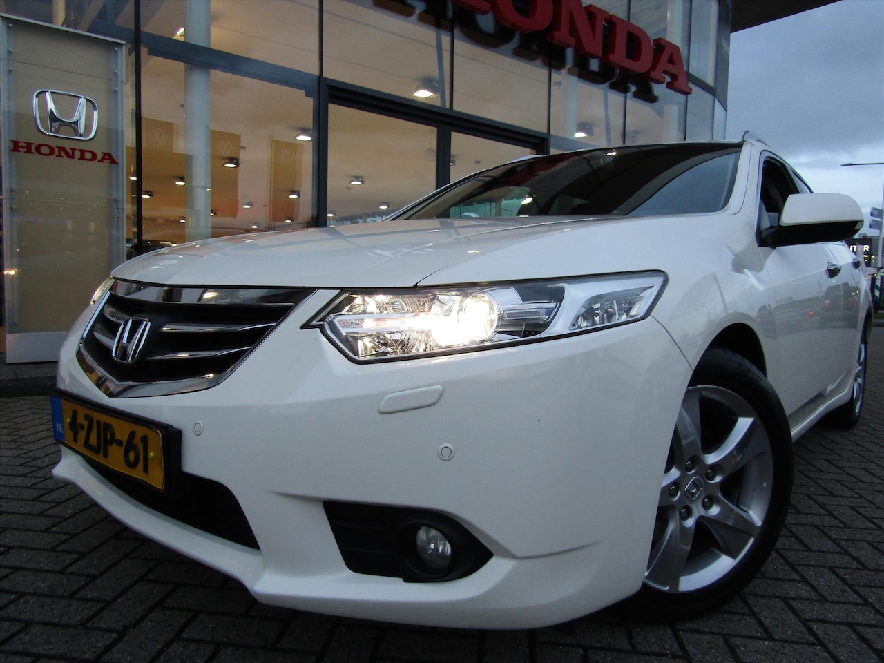 Honda Accord - 2.0 i-VTEC 156pk Lifestyle, NAVI,TREKHAAK - AutoWereld.nl