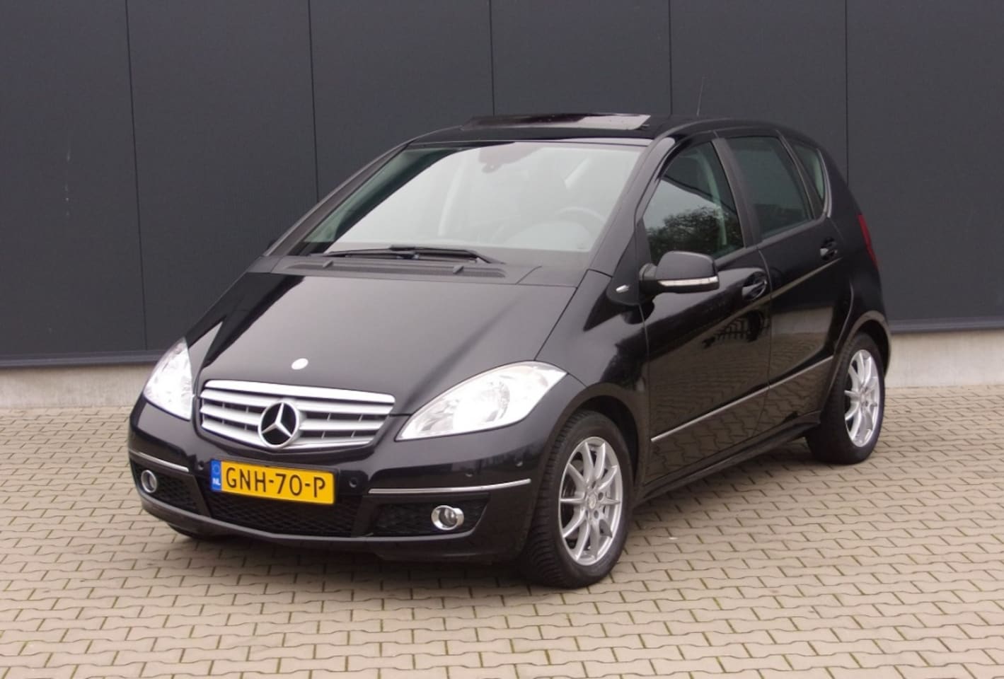 Mercedes-Benz A-klasse - 180 Avantgarde Automaat | PDC | Half leer | Cruise-controle - AutoWereld.nl