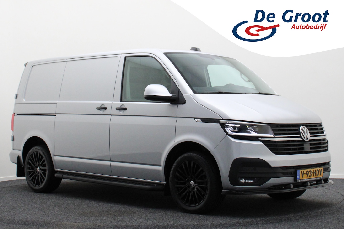 Volkswagen Transporter - 2.0 TDI DSG L1H1 Highline 3-Zits, LED, ACC, Leer, Apple CarPlay, Camera, Standkachel, Trek - AutoWereld.nl