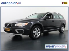 Volvo XC70 - 2.4 D5 Momentum Nieuwstaat/Trekhaak/Leder/Navi etc