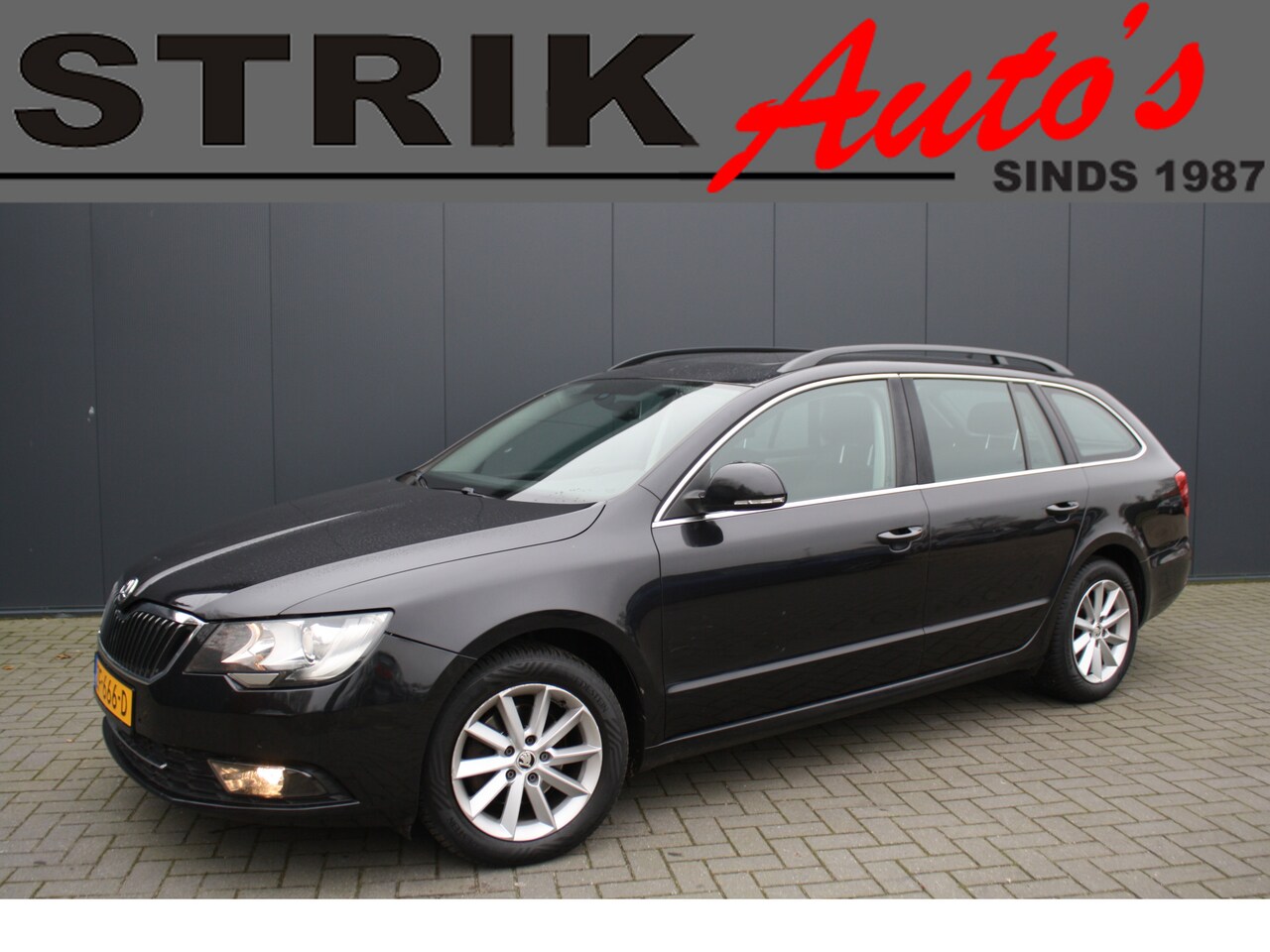 Skoda Superb Combi - 1.6 TDI EURO 5 Champs Elysees - PANORAMADAK - NAVIGATIE - CAMERA - AutoWereld.nl