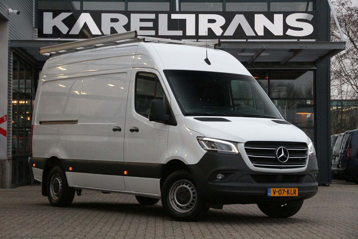 Mercedes-Benz Sprinter - 315 CDI | Aut. | L2H2 | Mbux | Trekhaak | Imperiaal | Clima.. - AutoWereld.nl