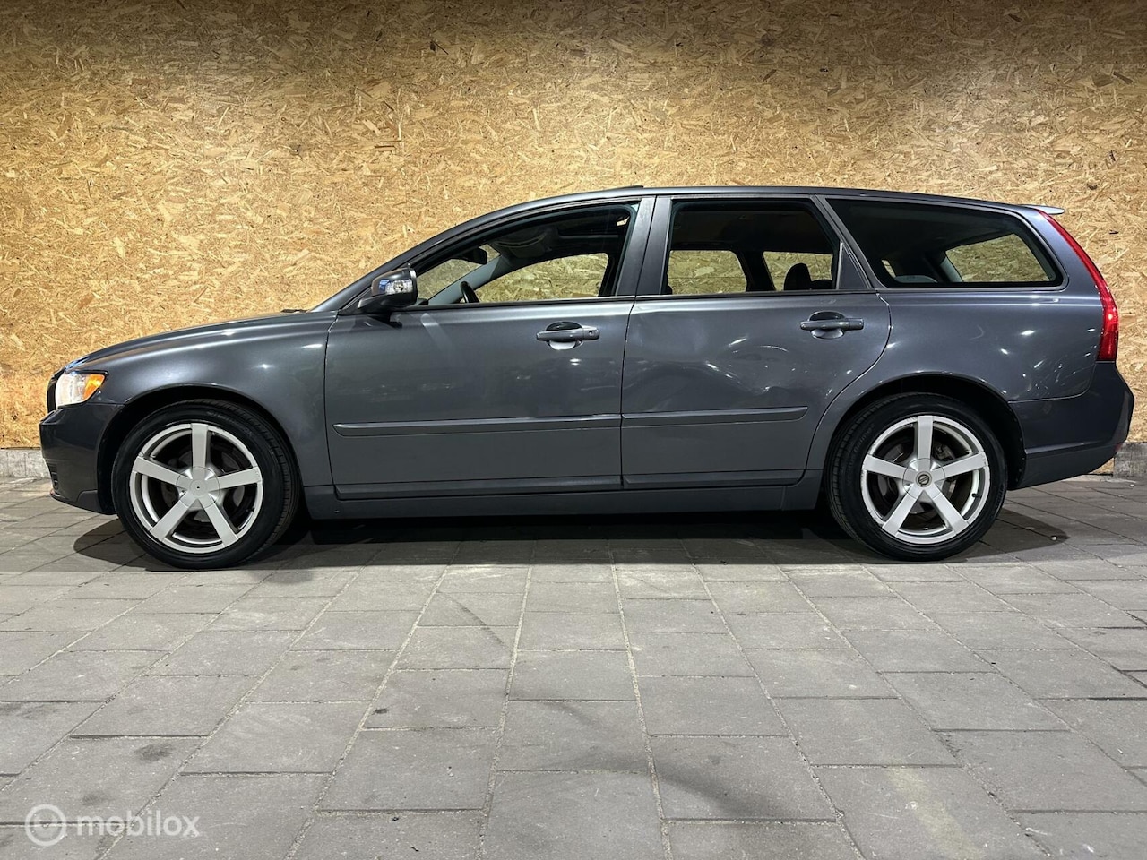 Volvo V50 - 2.0 Edition - schuifdak - apk 12-2025 - AutoWereld.nl