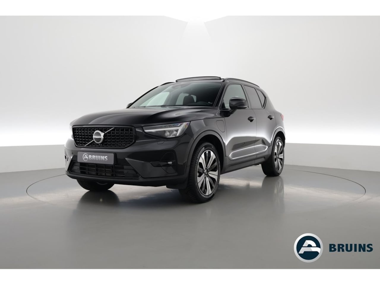 Volvo XC40 - 1.5 T5 Recharge Plus Dark 1.5 262PK T5 Recharge Plus Dark, Pano-dak, Trekhaak - AutoWereld.nl