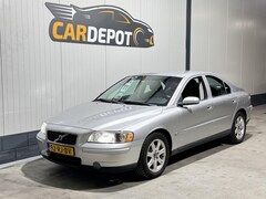 Volvo S60 - 2.4 Kinetic Zeer netjes