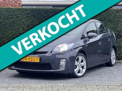 Toyota Prius - 1.8 Dynamic | Keyless | Camera | HUD | Leer