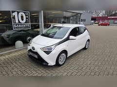 Toyota Aygo - 1.0 x-play NLauto | Dealeronderhouden | 1e eigenaar