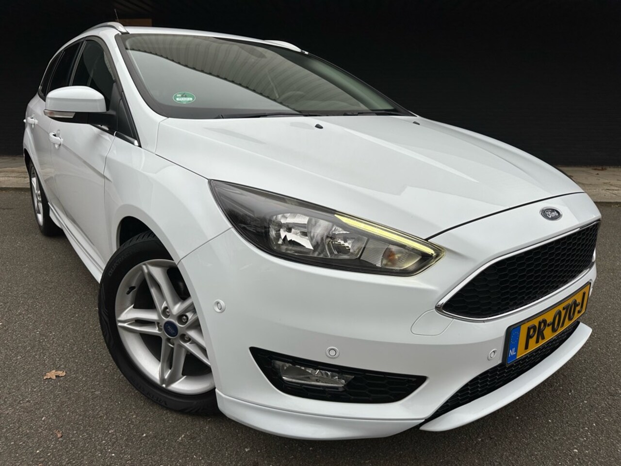 Ford Focus Wagon - 1.0 Titanium 1.0 Titanium - AutoWereld.nl