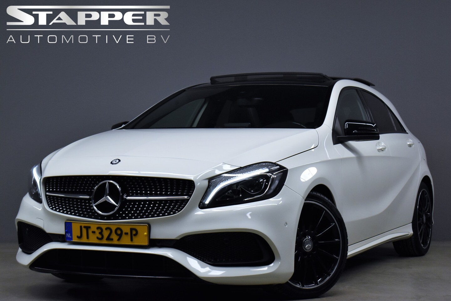 Mercedes-Benz A-klasse - 180 AMG-Line Automaat Org.NL Pano/Navi/Led/Leer/Alcantara/Stoelverw./Pdc/Lmv18" - AutoWereld.nl