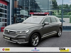 Volkswagen Touareg - 3.0 TSI ELEGANCE EHYBRID LUCHT-VERING/PANO-DAK/TREKHAAK/360-CAME