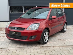 Ford Fiesta - 1.4 TREND TANGO / AIRCO TREKHAAK SPORTVELGEN LICHTSENSOR AUX USB