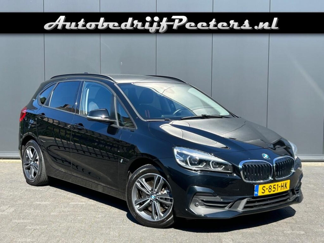 BMW 2-serie Active Tourer - 225 xe Sport Line Leder Navi LED E.klep Cruise PDC v+a - AutoWereld.nl