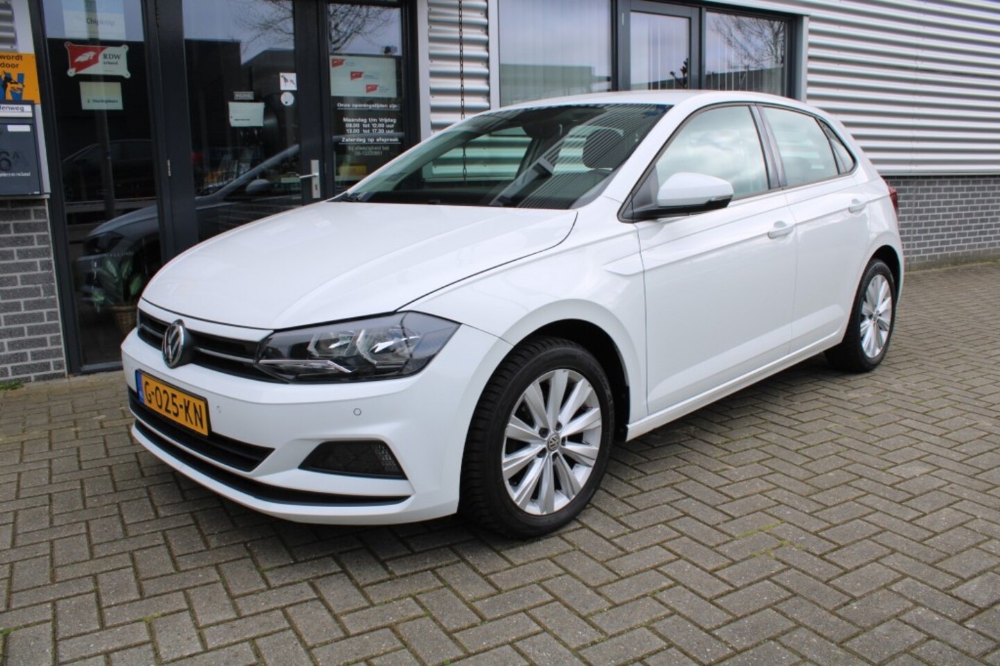 Volkswagen Polo - 1.0 TSI High Line AIRCO CRUISE ACC NAVI STOELVERWARMING PDC - AutoWereld.nl