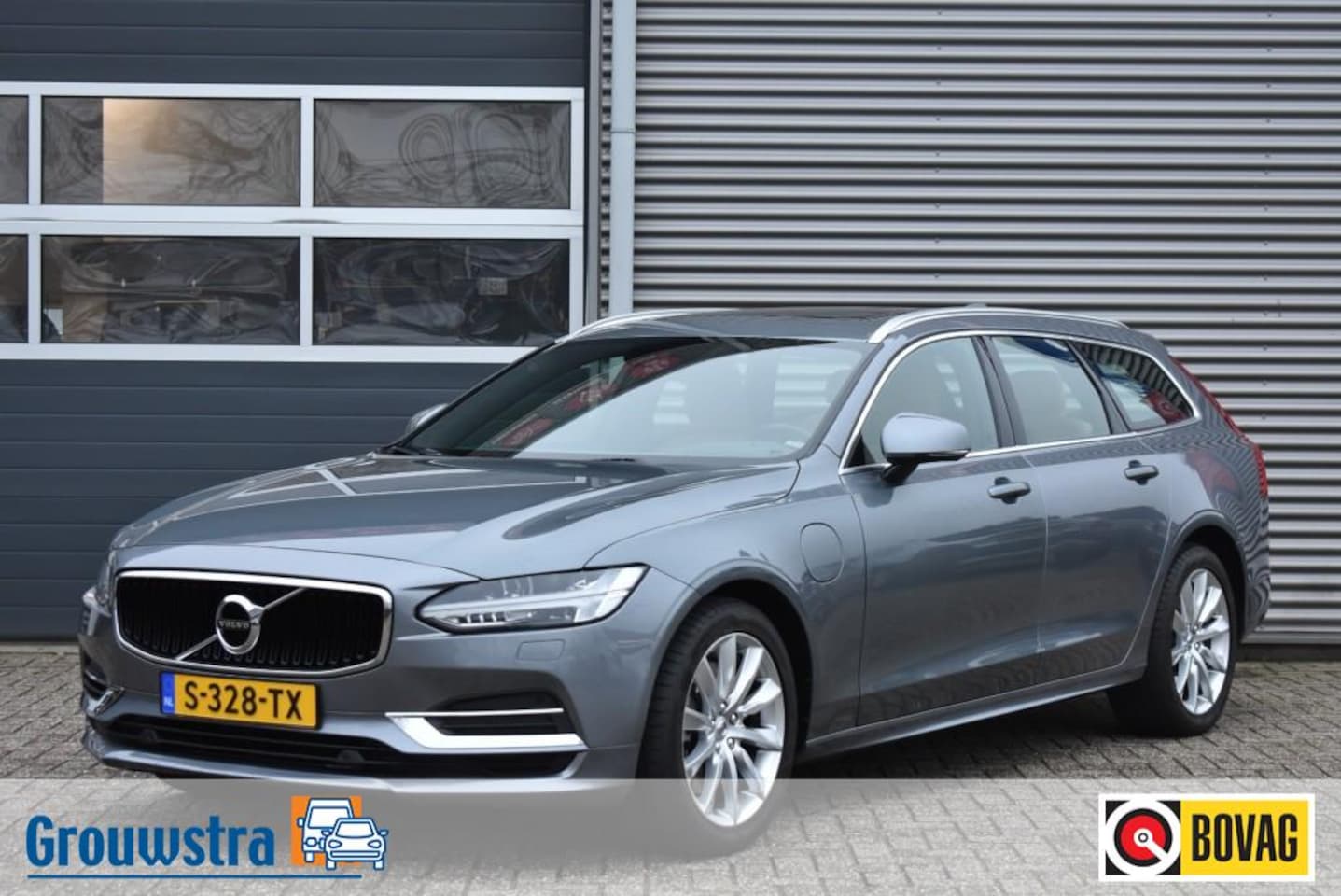 Volvo V90 - CARPLAY / NAVI / PANORAMADAK - AutoWereld.nl