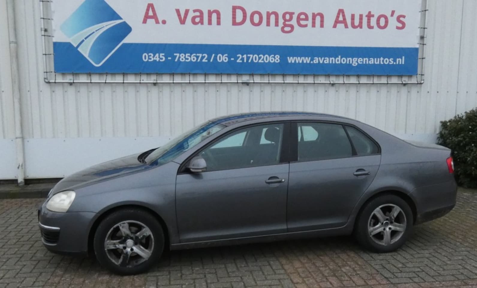 Volkswagen Jetta - 1.6 FSI Comfortline 1.6 FSI COMFORTLINE,Clima,Cruise,APK 15-11-25 - AutoWereld.nl