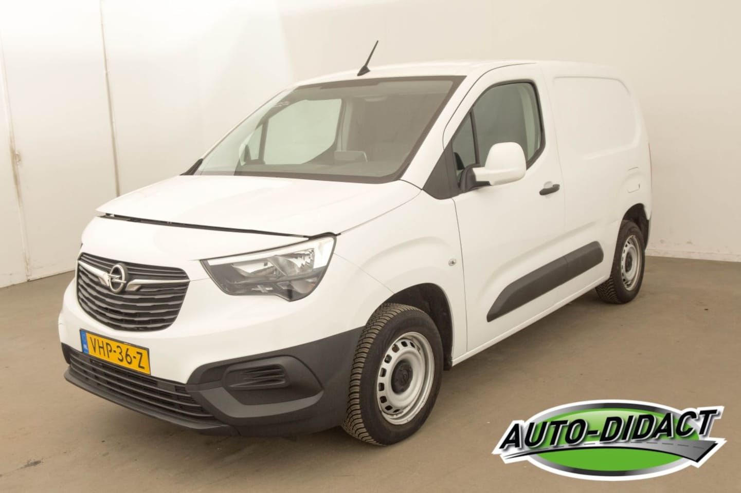 Opel Combo - 1.5D L1H1 87.816 km Edition - AutoWereld.nl