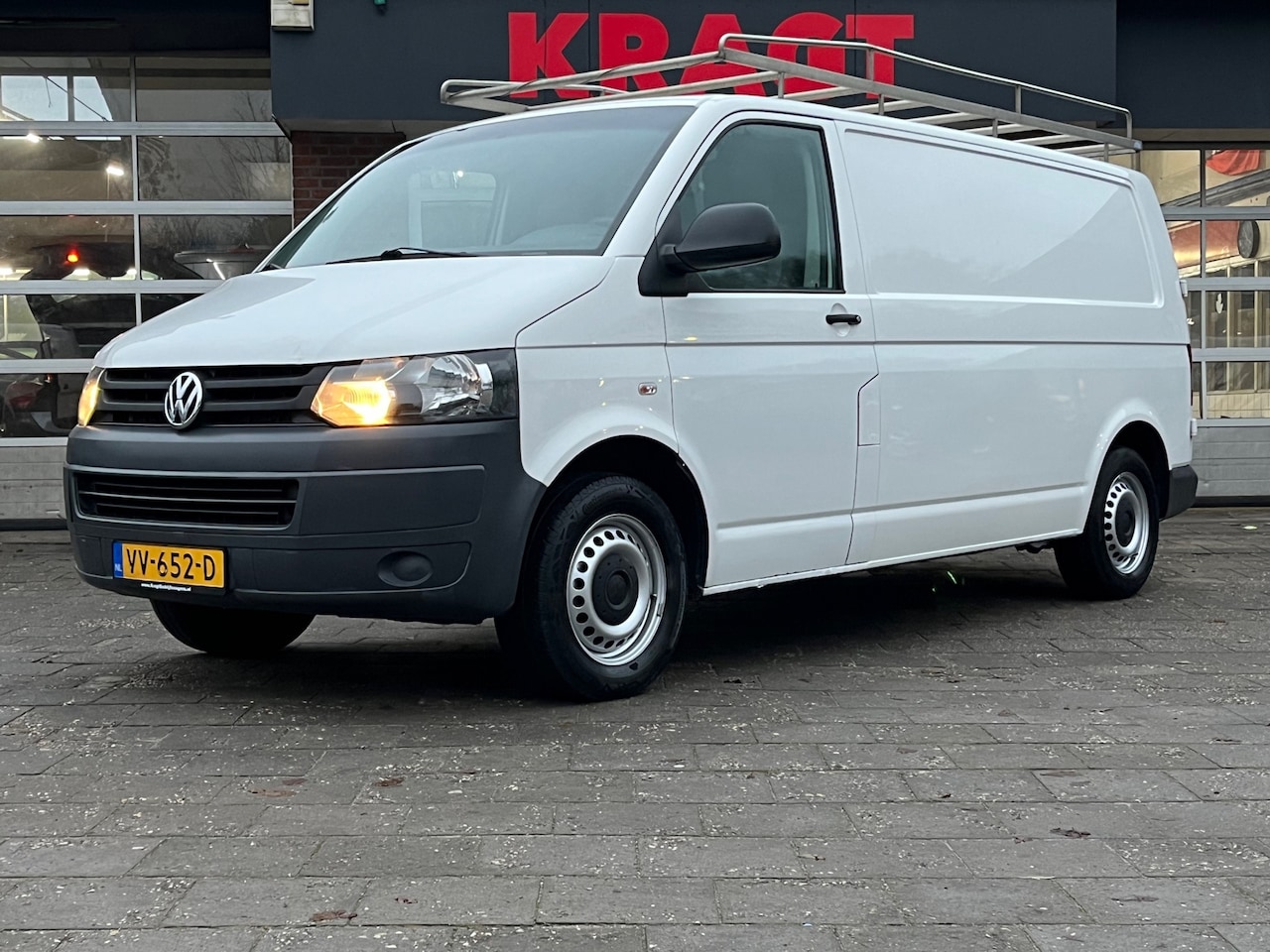 Volkswagen Transporter - 2.0 TDI L2H1 FACELIFT/trekhaak/drie zitplaatsen/zeer scherpe prijs! - AutoWereld.nl