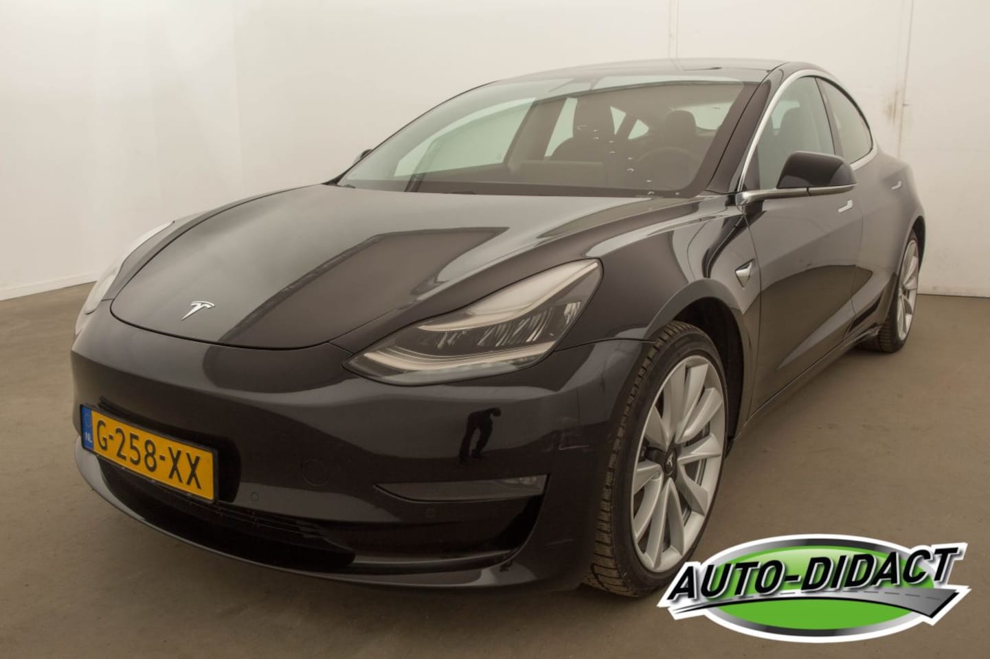 Tesla Model 3 - Long Range RWD Long Range Pano dak AWD 75KWH - AutoWereld.nl