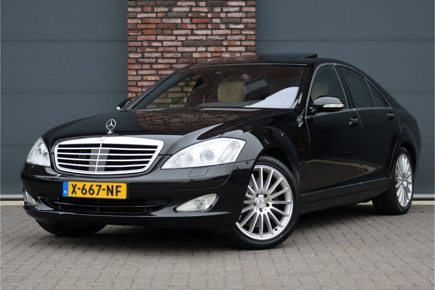 Mercedes-Benz S-klasse - 500 V8 AMG Line Aut7 | Yountimer | Luchtvering | Distronic+ | Massage | Stoelventilatie | - AutoWereld.nl