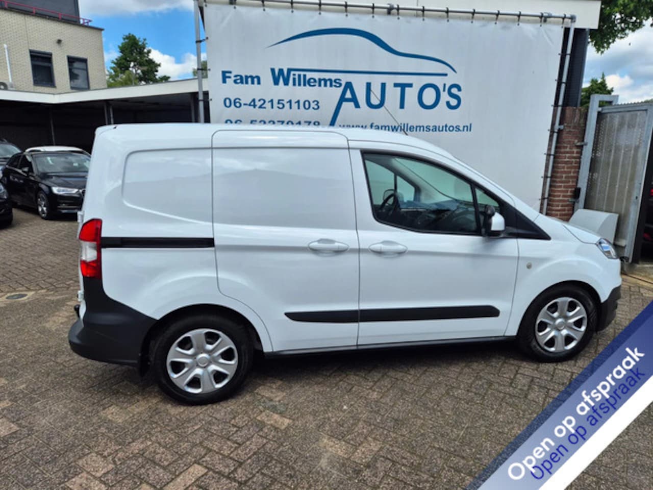 Ford Transit Courier - 1.5 TDCI Airco Navi schuifdeur nap - AutoWereld.nl