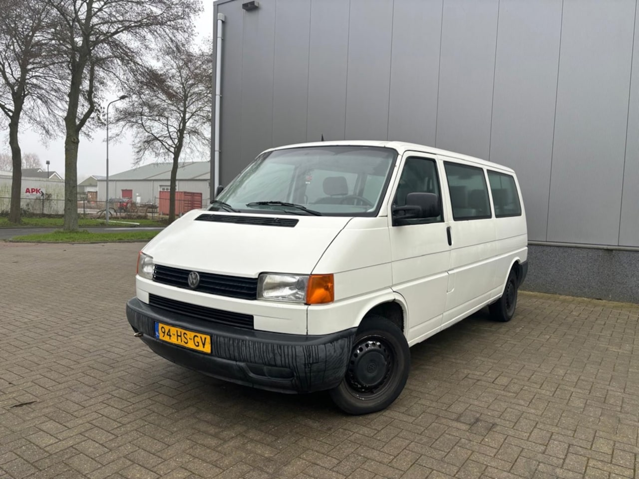 Volkswagen Transporter Kombi - 1.9 TD 332 9 zitter - AutoWereld.nl