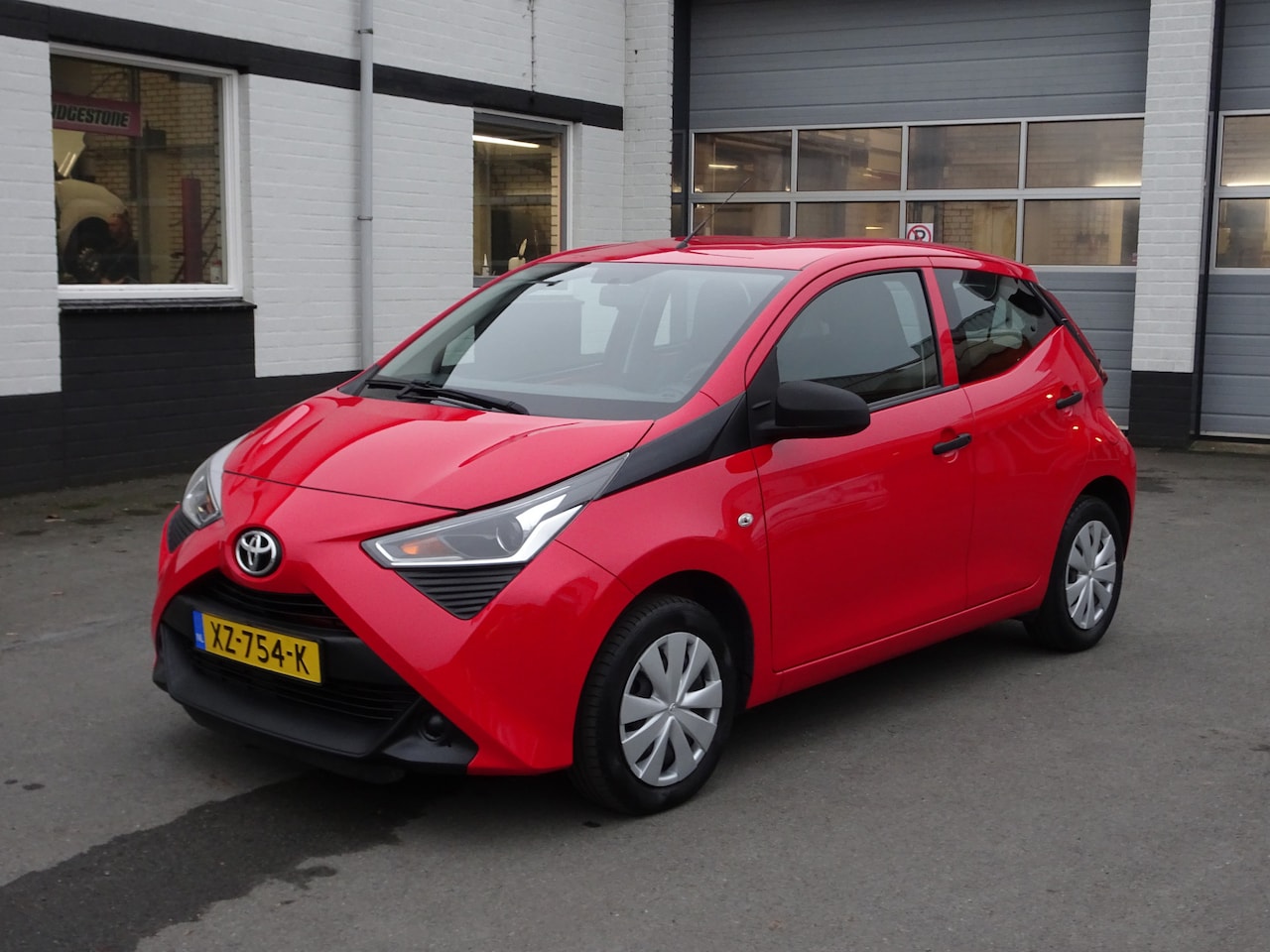 Toyota Aygo - 1.0 VVT-i x-fun Airco, elektrische ramen, centrale vergrendeling, enz. - AutoWereld.nl